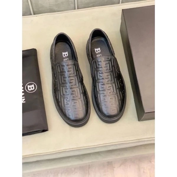 sepatu slip on pria balmain