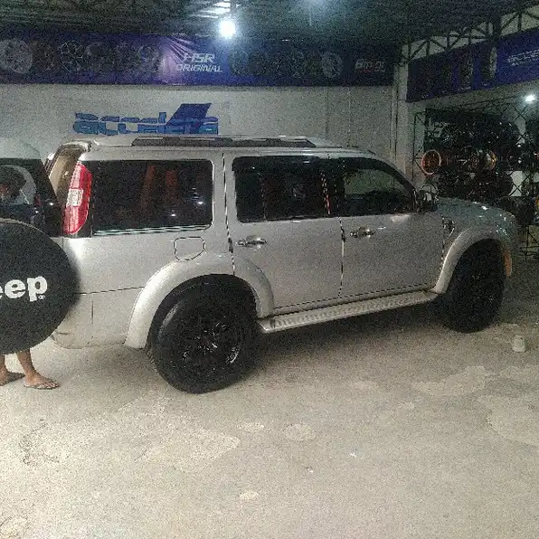 Jual mobil Ford Everest 