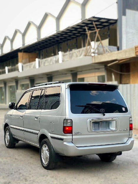 Toyota Kijang LGX 2.0 Automatic 2000