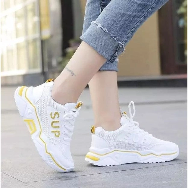 Sepatu sneaker wanita SUP 