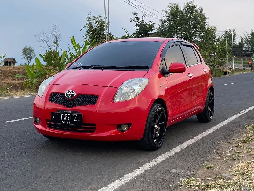 Jual cepat Yaris E manual 2007 Super istimewa mobilnya tinggal pkai no minus... Kaki2 empuk .... Paj