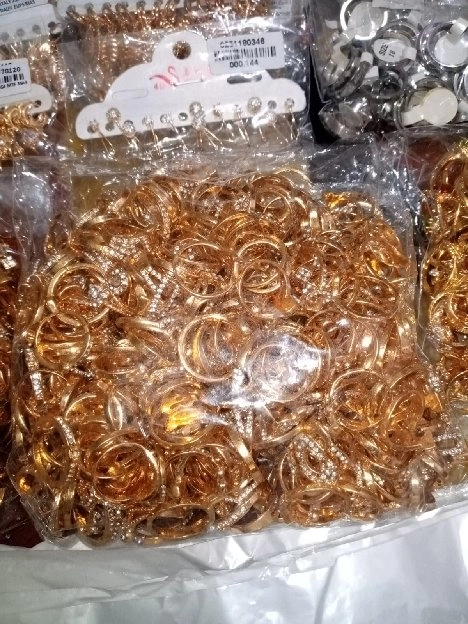 dijual perhiasan aksesoris 