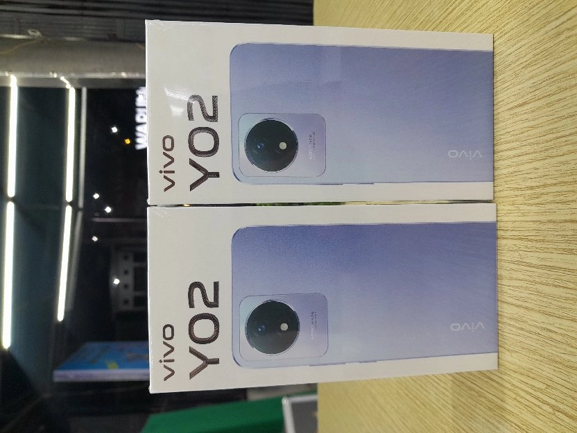 VIVO Y02 3/32GB ( SEGEL BOX + GARANSI RESMI )