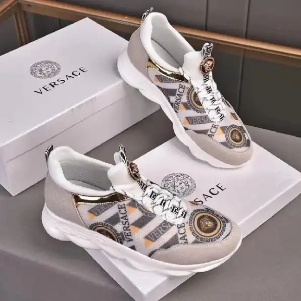 sneakers pria versace sepatu cowok men shoes run away