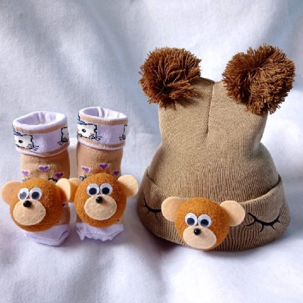 set kupluk + kaos kaki bayi lucu dan unik