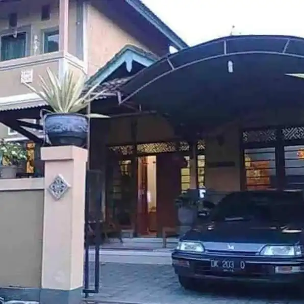 DIJUAL CEPAT RUMAH MURAH 2 LANTAI DEKAT SEMINYAK