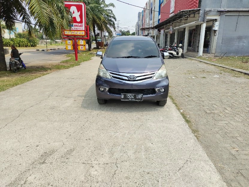 Toyota Grand Avanza G AT 2014