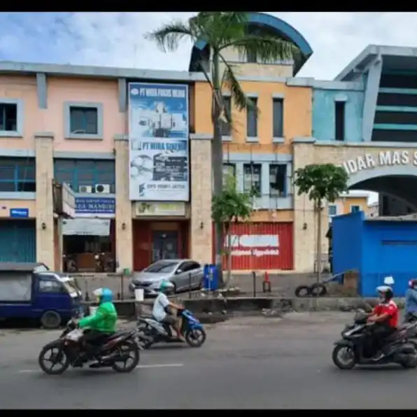 Di jual ruko strategis 3 lantai Surabaya 