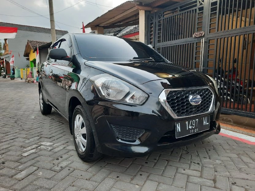 Jual cepat datsun go panca 2 baris 2015....  Super istimewa mobilnya tinggal pkai body ori total lua