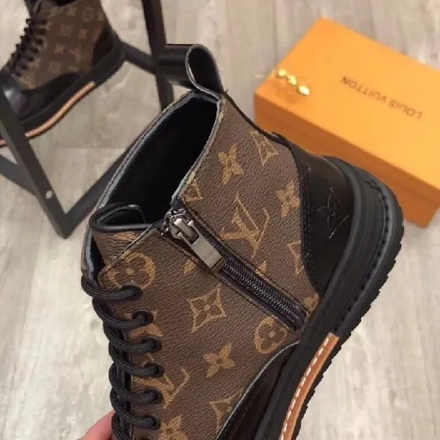 Sepatu pantofel formal boots lv louis vuitton pria