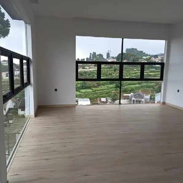 Rumah Baru Minimalis Modern SHM dgn Kolam Renang di Setiabudi Bandung