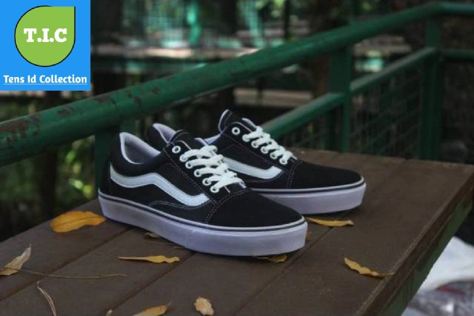 Sepatu Vans Pendek