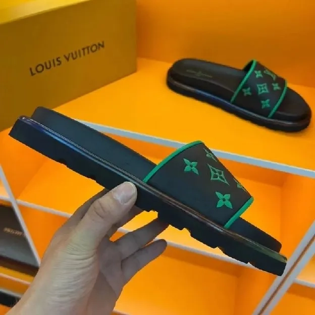 Sandal selop slide pria louis vuitton lv