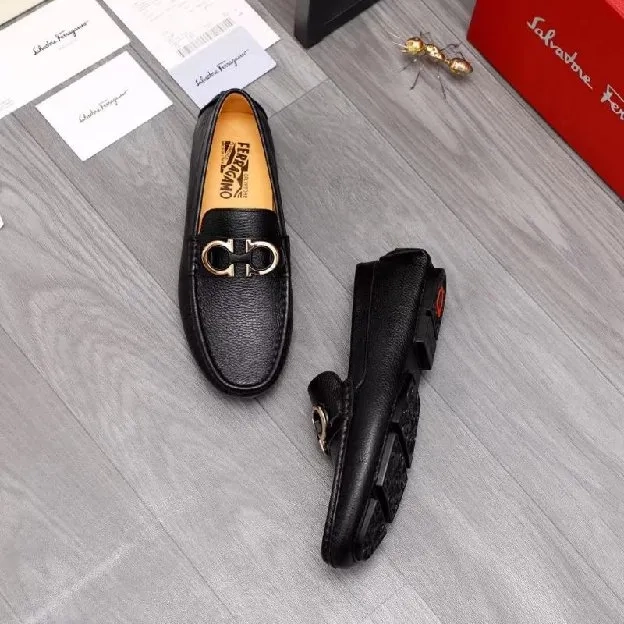 Sepatu loafers salvatore ferragamo pria