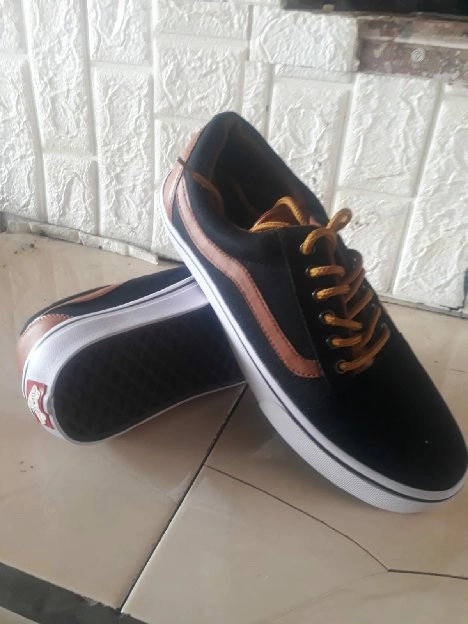 Sepatu Vans