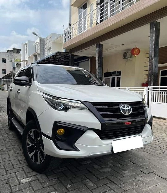 Toyota Fortuner 2.4 VRZ TRD