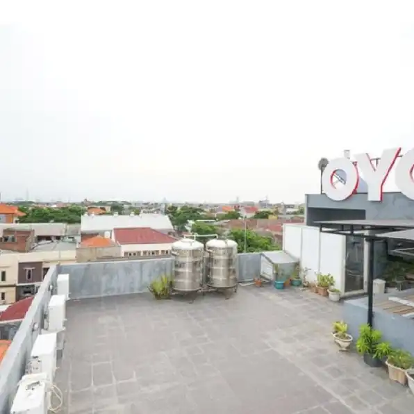 Aset Komersial Siap Cari Majikan Baru HOTEL MIINI OYO Raya Semampir Medokan Surabaya Timur 