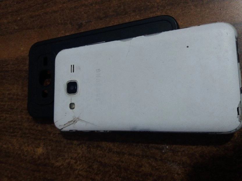 Samsung J5 2015 batangan (minus ada bekas lem LCD)