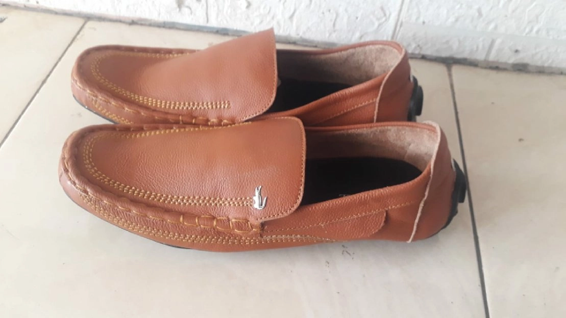 Sepatu Slip On Warna Coklat Muda