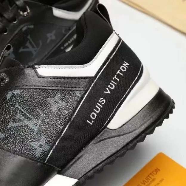 Sepatu sneakers louis vuitton lv pria