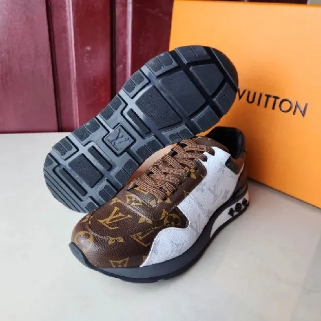 Sepatu sneakers pria louis vuitton lv