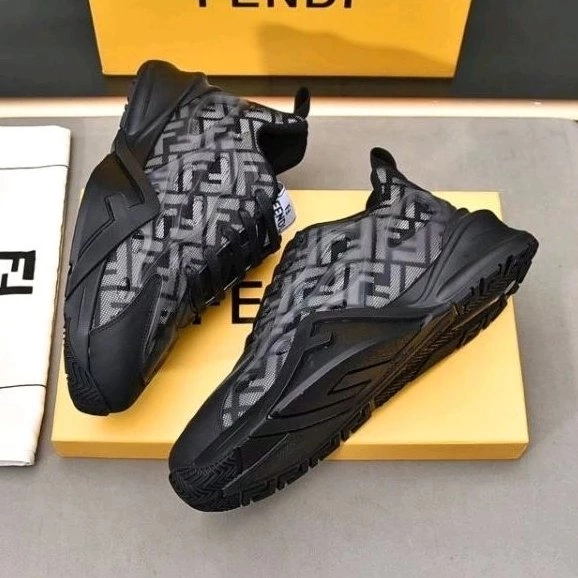 sepatu sneakers pria fendi