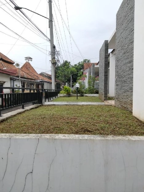 jasa tebang pohon dan potong rumput semarang