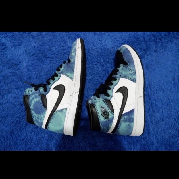 Nike Air Jordan 1 Retro High Tie Dye Size US 10 / Size EU 44 / Sepatu Nike WTS