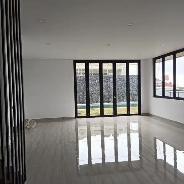 Rumah Baru Minimalis Modern SHM dgn Kolam Renang di Setiabudi Bandung