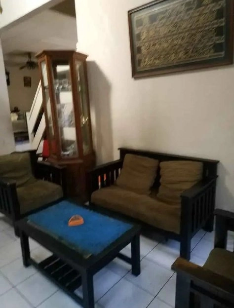 dijual rumah di komplek Joglo kecamatan larangan indah Tangerang perbatasan Jakarta barat 