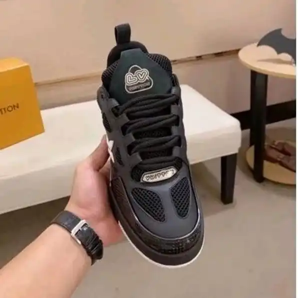 sepatu pria sneakers lv louis vuitton