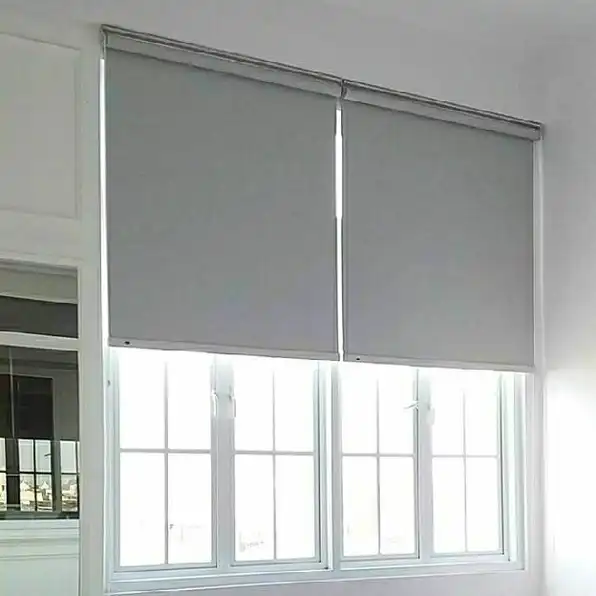 Rollerblind jenis tirai gorden simpel gaya menawan