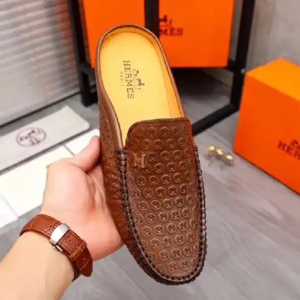 Sepatu sandal selop pria hermes