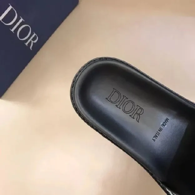 Sandal selop slide slippers pria dior