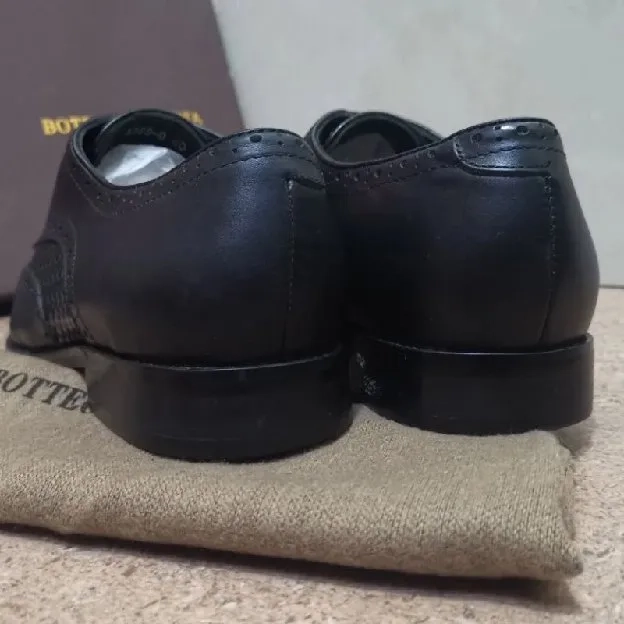 Sepatu pantofel formal anyaman bottega veneta pria