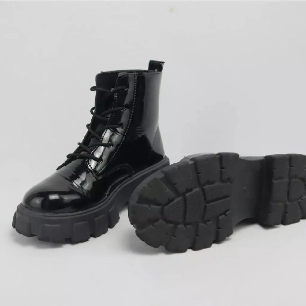 Sepatu Boots Wanita