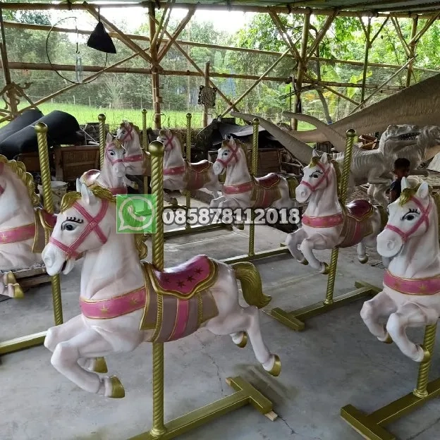 Patung Kuda Komedi Putar