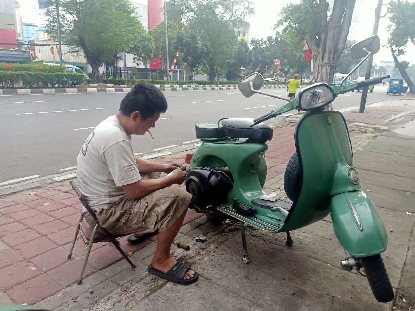 Vespa super 77