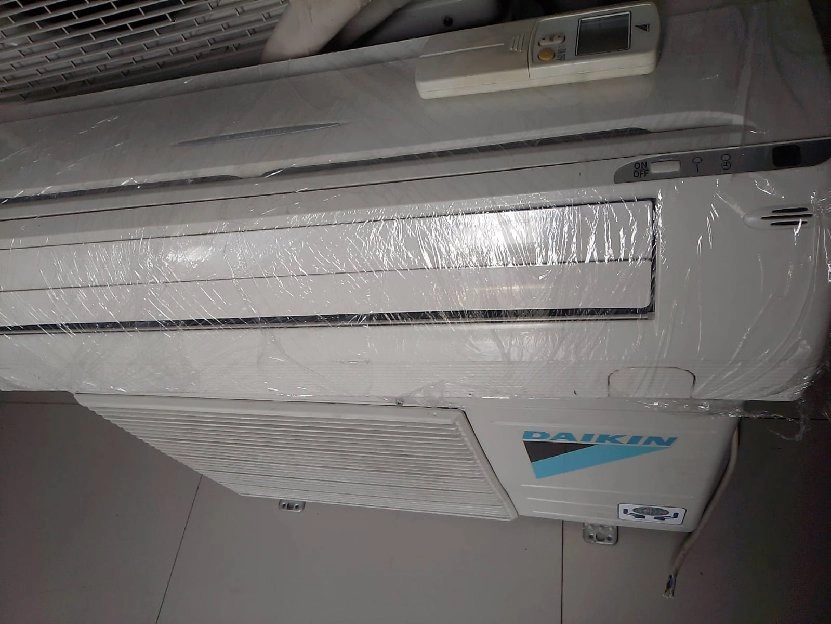 AC DAIKIN 0,5PK-1 PK FREON 410a PLUS PASANG TERIMA DINGIN DAN BERES BERGARANSI 