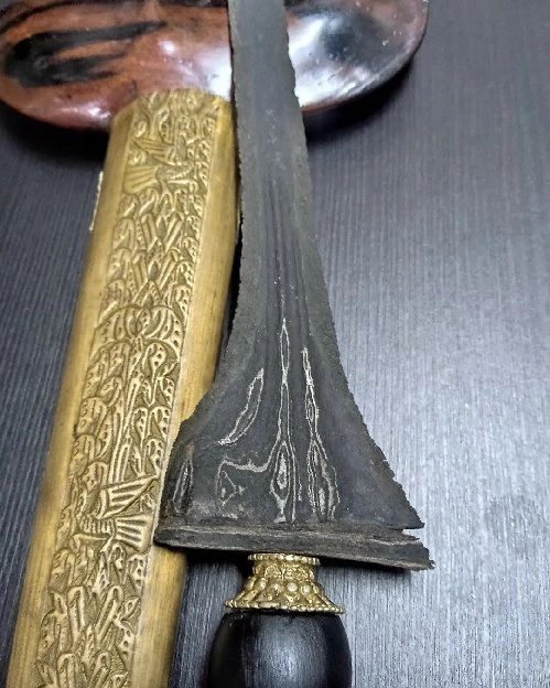 Keris Sepuh Jalak Sangu Tumpeng Majapahit