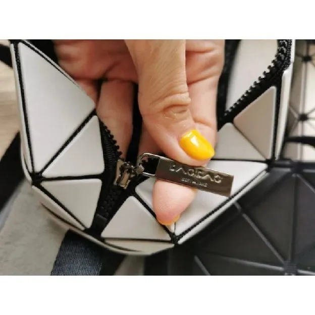 Tas Selempang BAO BAO ISSEY MIYAKE CUBOID BAG Crossbody Bag