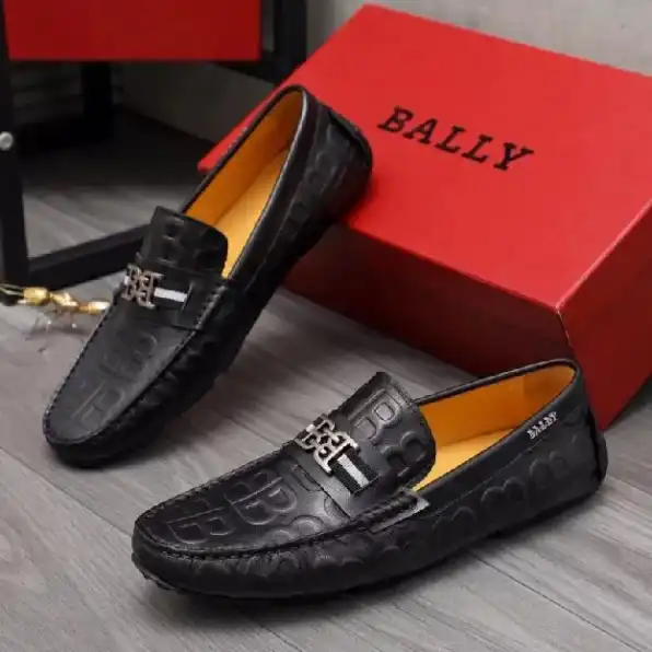 sepatu loafers pria bally