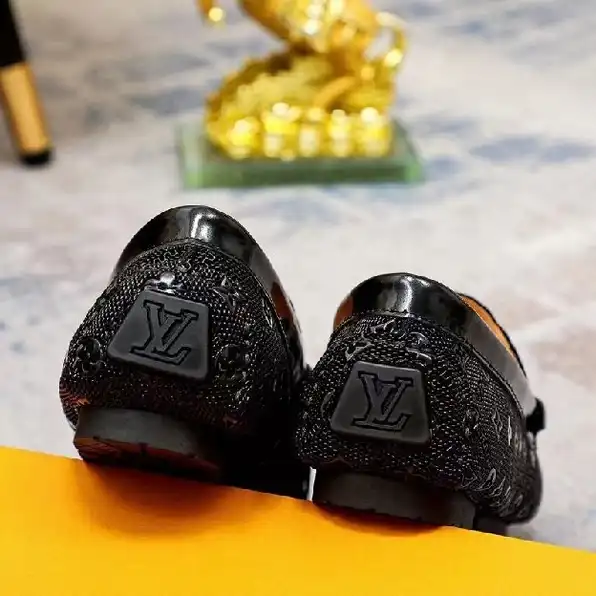 sepatu pria slip on lv loafer cowok hitam men shoes tanpa tali