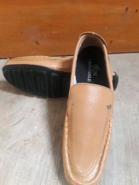 Sepatu Slip On Warna Tan