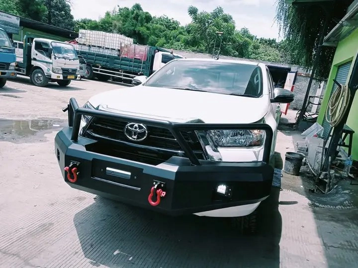 bumper depan mobil hilux 