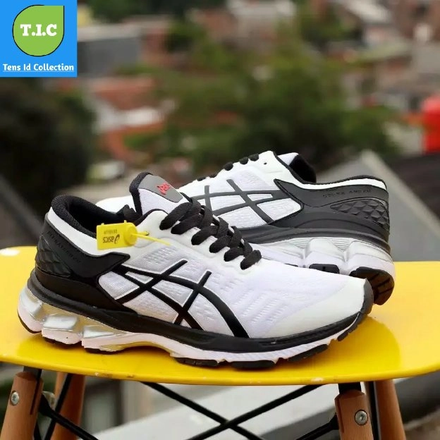 Sepatu Asics