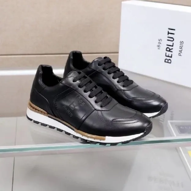 Sepatu sneakers pria berluti