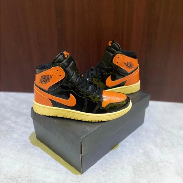 Sepatu sneakers basker Jordan 1 Shatered Backboard 3.0 High