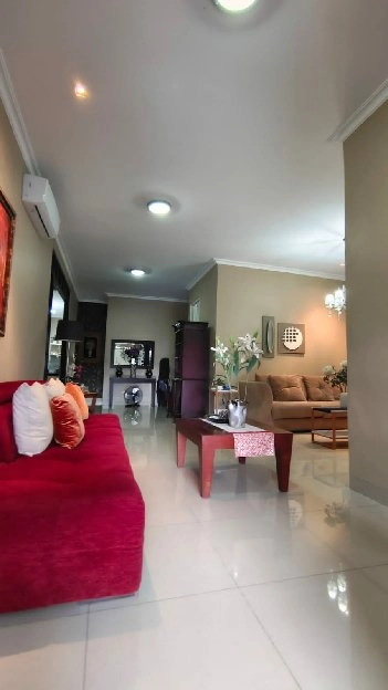 Rumah Terawat Semi Furnished di Kemang Pratama 1 Bekasi Kota"BEBAS BANJIR"