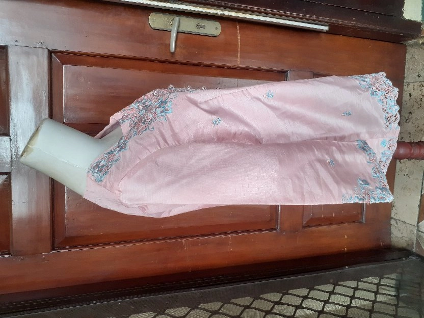 Kebaya Encim Pink Bordir Manis - preloved